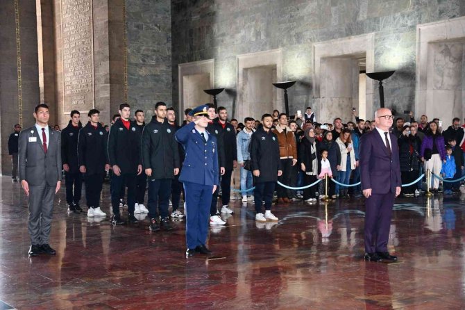 Bigadiç Belediyespor Ata’nın Huzurunda
