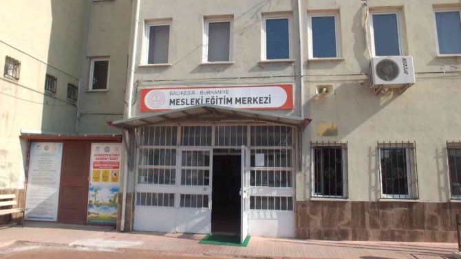 Telafi Eğitimine Katıldı, 58 Yaşında Üniversiteli Oldu