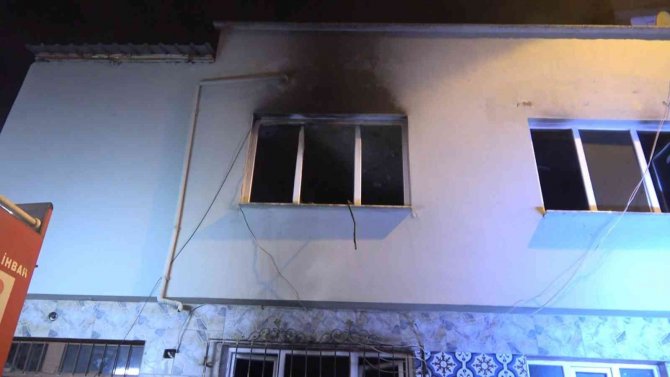 Evini Yaktı, Ailesi Sinir Krizi Geçirdi