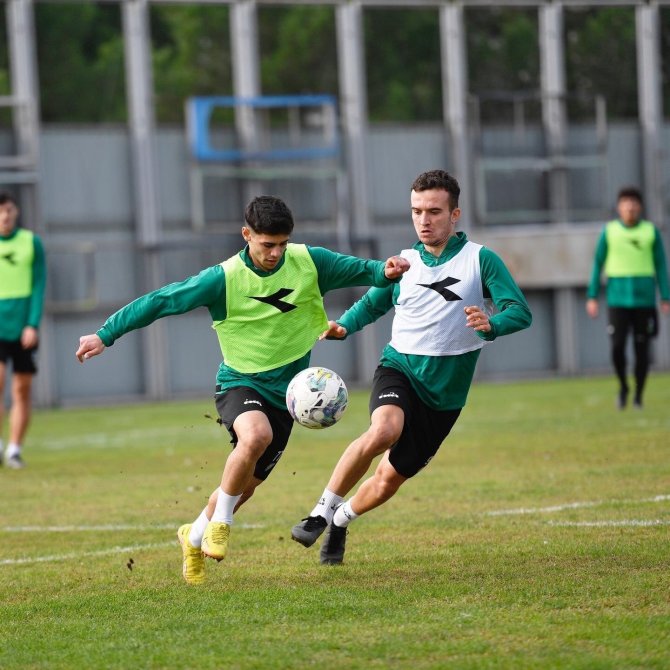 Bursaspor, Pas Ve Şut Çalıştı