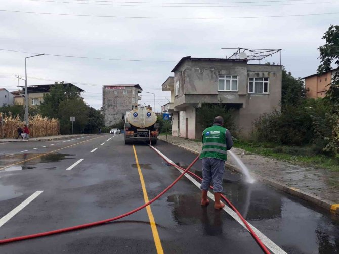 Sandıkçı: “Vatandaşlarımıza Sağlıklı Ve Hijyenik Bir Yaşam Alanı Oluşturmak İçin Çalışıyoruz”