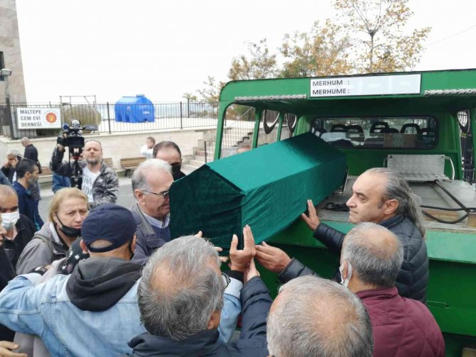 Kadıköy’deki Patlamada Ölen Mustafa Karahan Son Yolculuğuna Uğurlandı