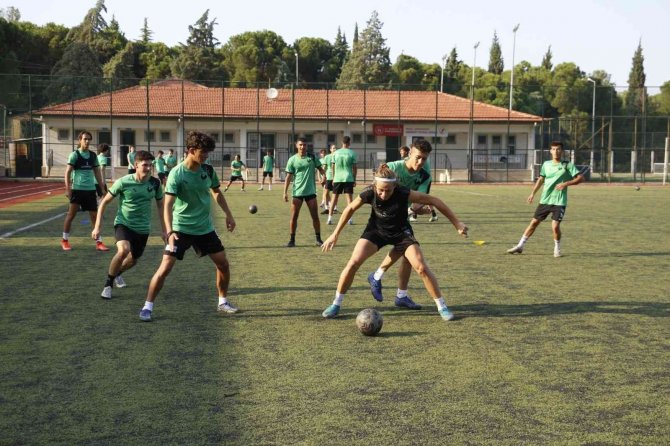 Genç Horozlar, Tuzlaspor Maçından 3 Puan Bekliyor