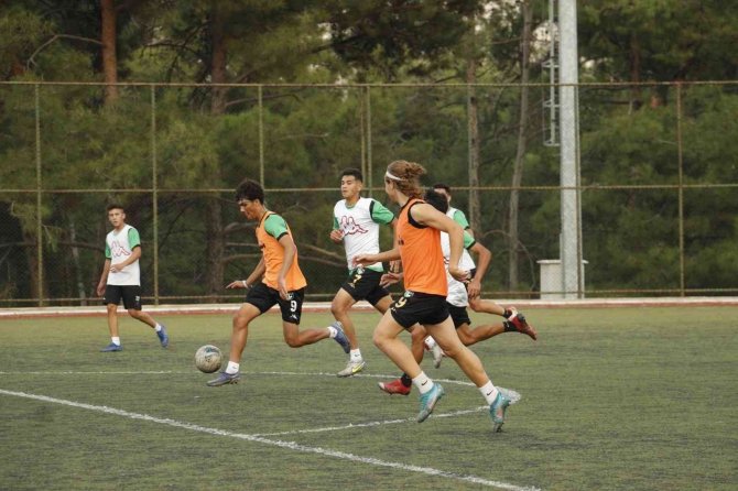 Genç Horozlar, Tuzlaspor Maçından 3 Puan Bekliyor