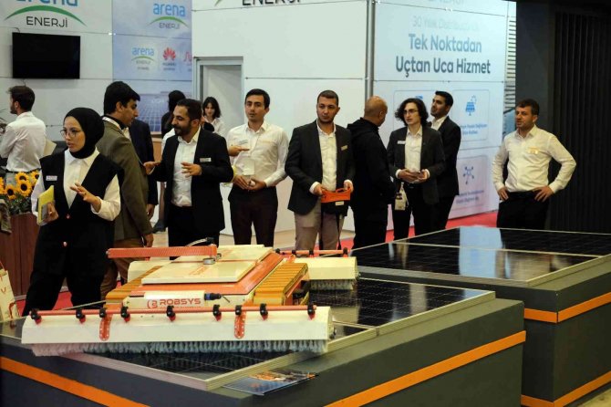 Yeni Yapılan Evlerin Mimarisi Güneş Panellerine Göre Tasarlanıyor