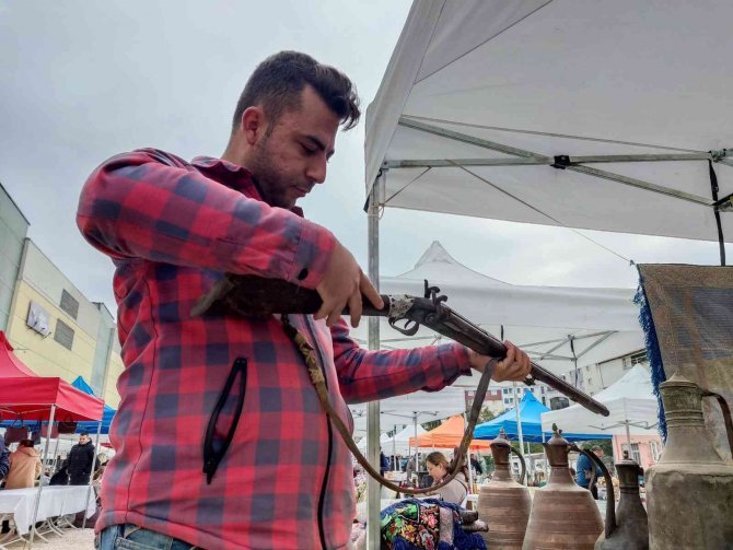 Tarihi Tüfek İlk Günkü Gibi Saklanıyor