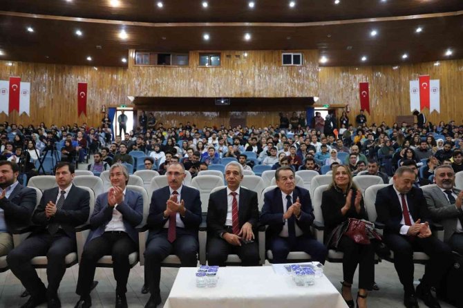 Fü’de ‘Bilişim Teknolojileri’ Kongresi Düzenlendi