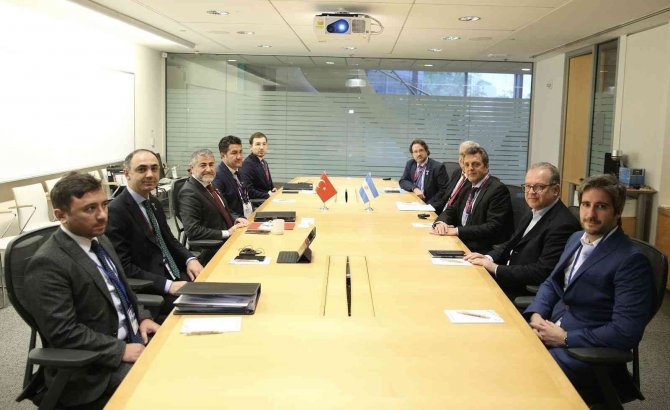 Hazine Ve Maliye Bakanı Nebati, Arjantin Ekonomi Bakanı Sergio Massa İle Görüştü