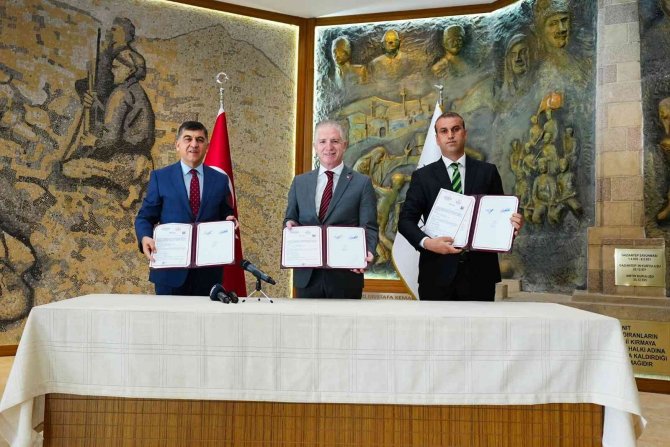 İ̇mzalar, Öğretmenler Ortaokulu İçin Atıldı