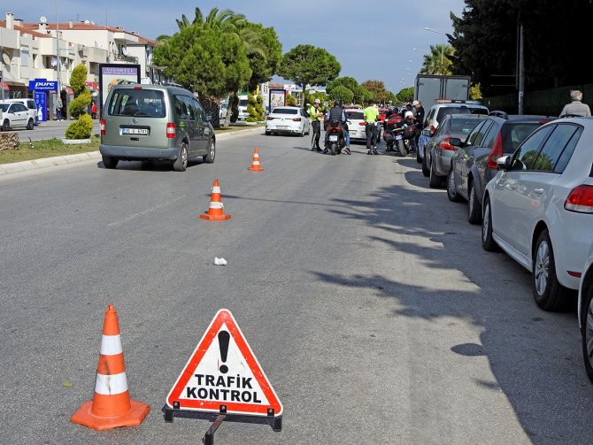 Çeşme’deki Yaya Önceliği Denetlemesinde Sürücülere Ceza Yağdı