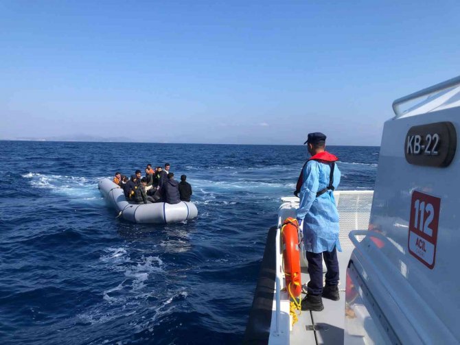 İ̇zmir Açıklarında 48 Düzensiz Göçmen Kurtarıldı