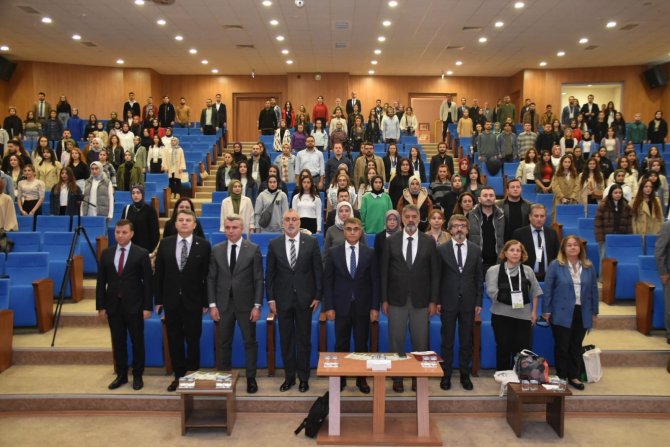 Prof. Dr. Işıkhan: “Türkiye’nin En Önemli Hedefi Sosyal Politikalarda Refah Ötesi Uygulamalara Geçmektir”