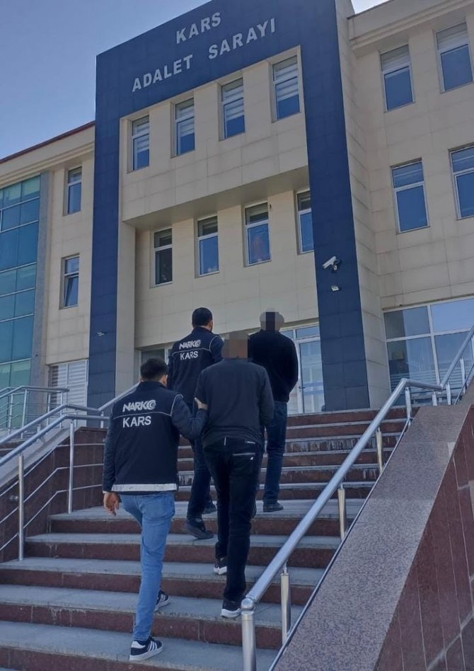 Kars’ta ‘Torbacı’ Operasyonu: 6 Tutuklama