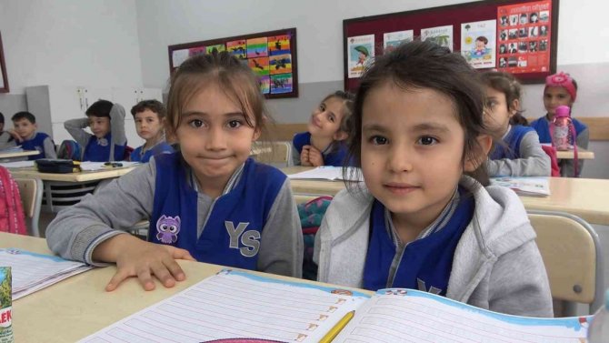 Öğrenciler, Depreme Dayanıklı Okullarda Eğitim Görüyor