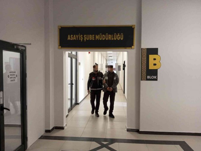 Oto Hırsızlığı Suçundan Yakalanan Şahıs Tutuklandı