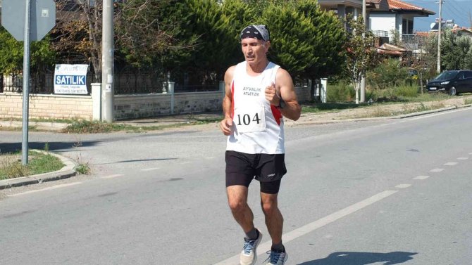 Burhaniye’de Cumhuriyet Koşusu Yapıldı