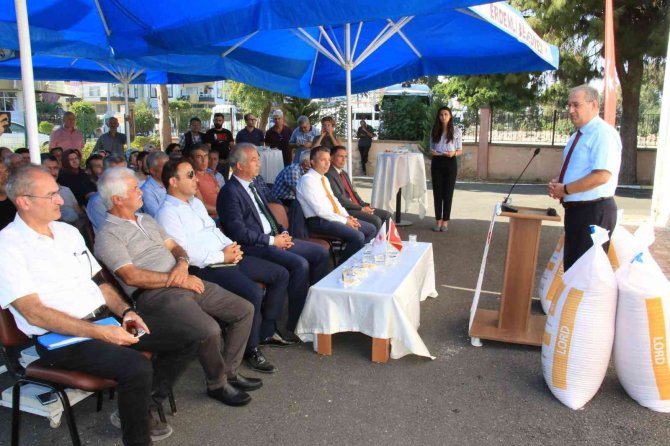 Erdemlili Çiftçilere Yerli Ve Milli Arpa Tohumu Dağıtıldı