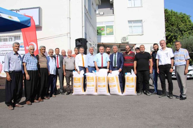 Erdemlili Çiftçilere Yerli Ve Milli Arpa Tohumu Dağıtıldı