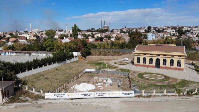 Muhammed Bin Kutbüddîn İ̇znîkî Hazretlerinin Türbesi Gün Yüzüne Çıkarılıyor