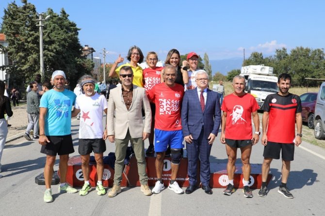 Burhaniye’de Cumhuriyet Koşusu Yapıldı