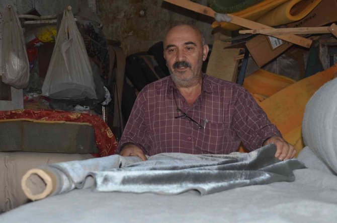 Yıpranan Mobilyalar Usta Ellerde Yenileniyor