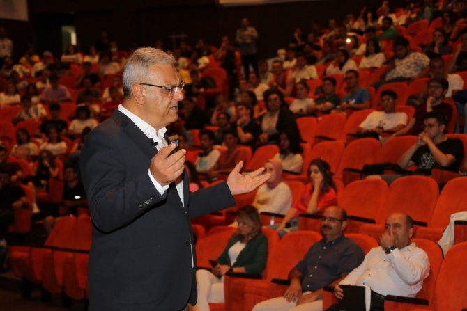 Otomotiv Distribütörleri Derneği Başkanı Bozkurt, Akdeniz Üniversitesi Öğrencileriyle Buluştu