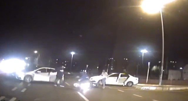 Pendik’te Kaza Yapan Sürücüler Yol Ortasında Tartıştı
