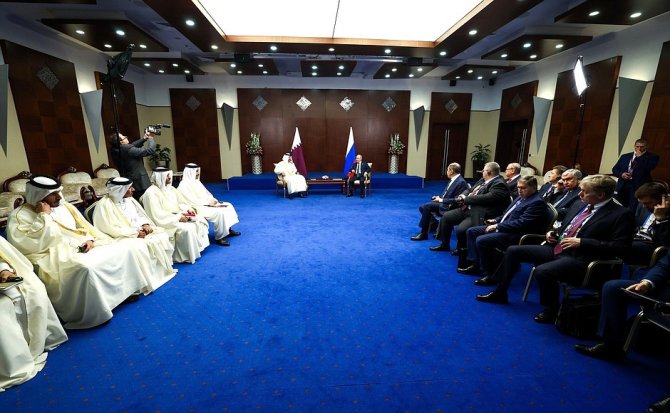 Putin: "Katar Yatırımlarından Dolayı Memnuniyet Duyuyoruz"