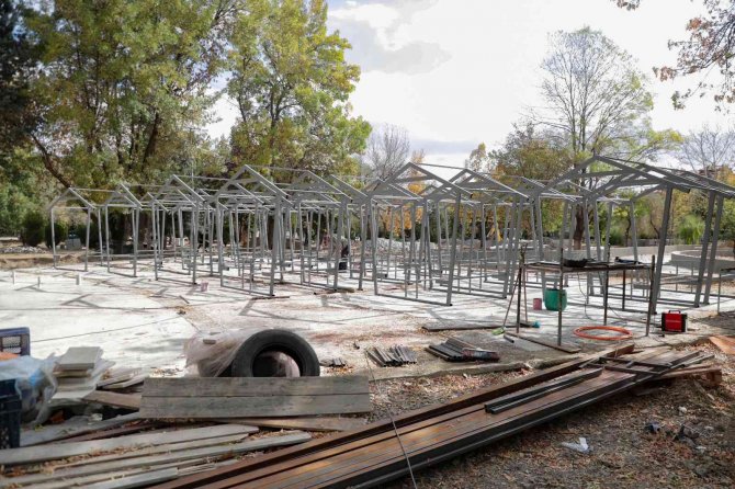 Ressam Ahmet Yakupoğlu Parkı’ndaki Çalışmalar Hız Kazandı