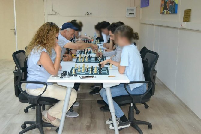 Suça Sürüklenen Çocuklar Ve Kadın Yükümlülere Ödül