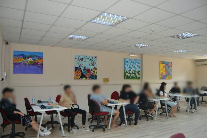 Suça Sürüklenen Çocuklar Ve Kadın Yükümlülere Ödül