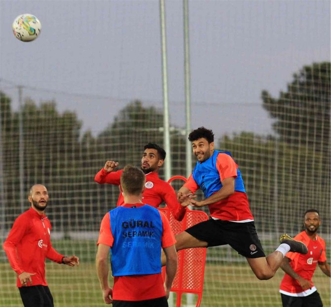 Fta Antalyaspor İle Corendon Alanyaspor 37. Randevuda