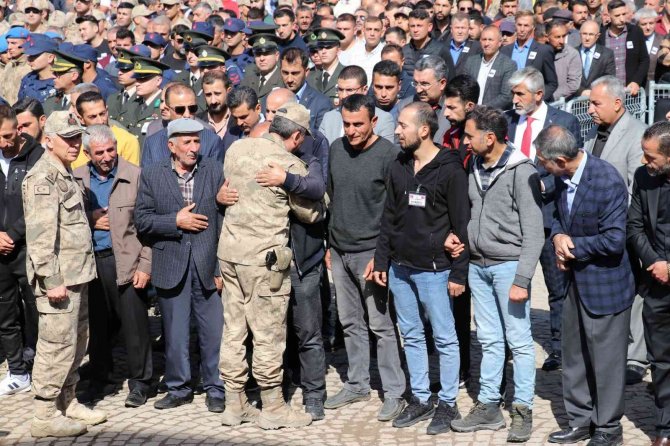 Vanlı Şehit Gözyaşları Arasında Son Yolculuğuna Uğurlandı