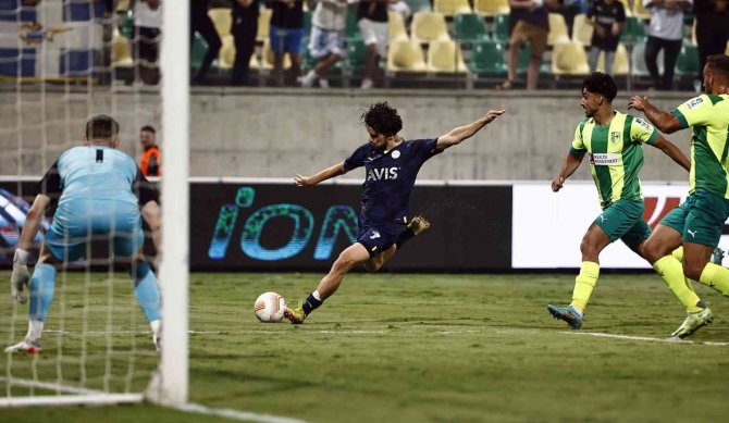 Uefa Avrupa Ligi: Aek Larnaca: 1 - Fenerbahçe: 2 (Maç Sonucu)