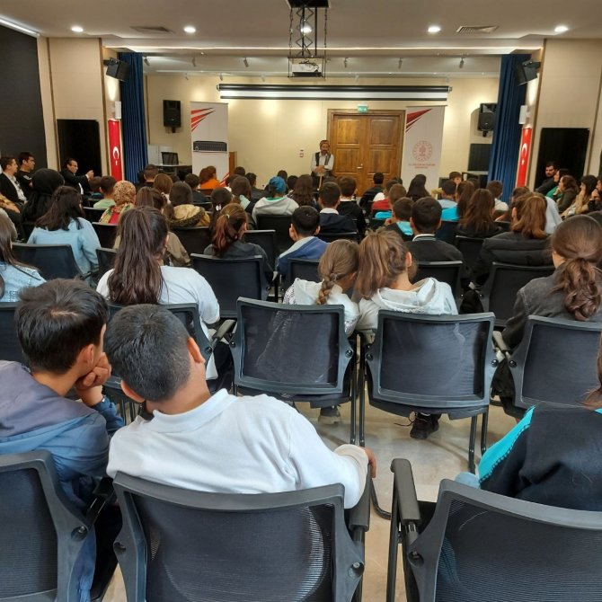 Van İ̇l Halk Kütüphanesinden Öğrencilere Meddah Gösterisi