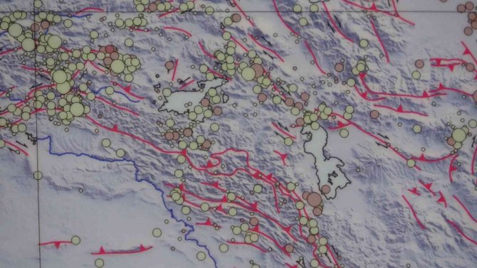 Doç. Dr. Toker: “Van Bölgesindeki Deprem Aktiviteleri Arttı”