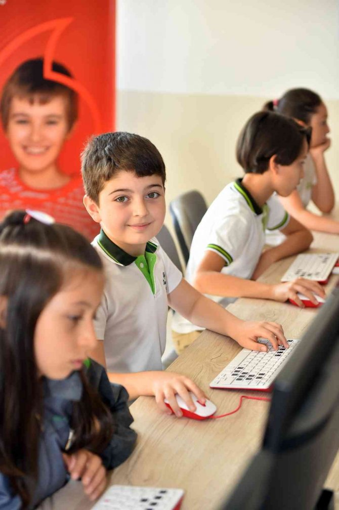 Vodafone E-atıkların Geri Dönüşümüyle 8 Bin Çocuğun Hayatına Dokundu