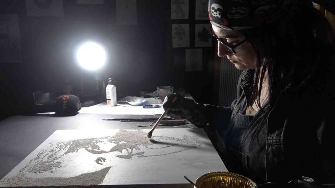 Cesedi Yakılan Kadının Küllerinden Portresi Yapıldı