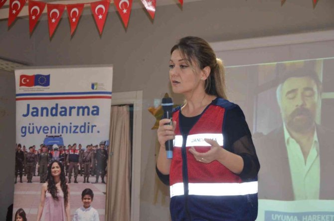 Esenköy’de Kades Ve En İ̇yi Narkotik Polisi Anne Projesi Tanıtıldı