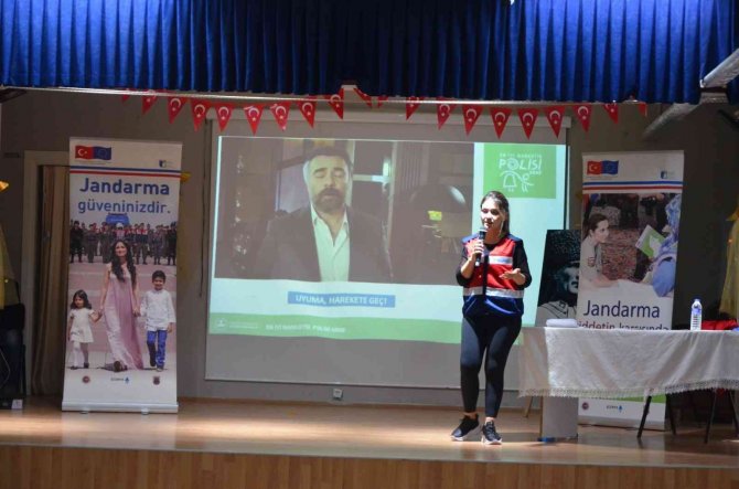 Esenköy’de Kades Ve En İ̇yi Narkotik Polisi Anne Projesi Tanıtıldı