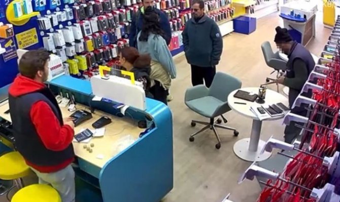 Dönerciden Ayran, Telefoncudan Telefon Çalan Hırsız Yakalandı