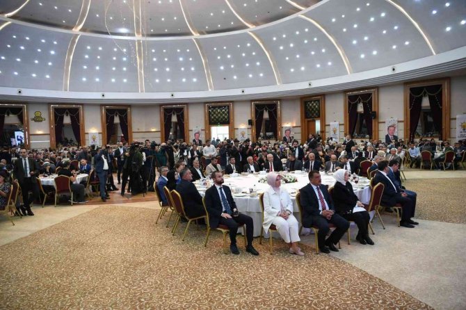 Cumhurbaşkanı Yardımcısı Oktay: "Kılıçdaroğlu Abd’de Turistik Gezi Yapıyor"