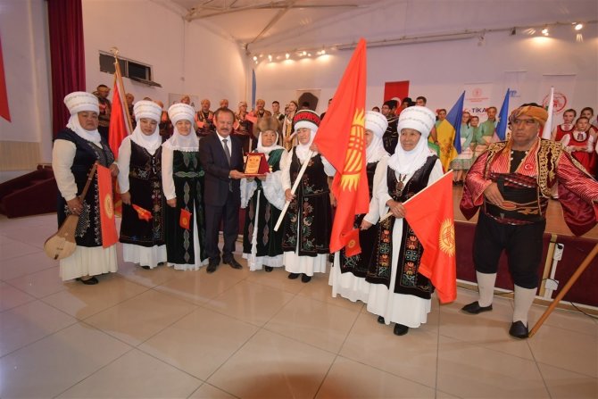 Başkent’te 6 Ülkenin Halk Dansları Topluluğundan Unutulmaz Gösteri