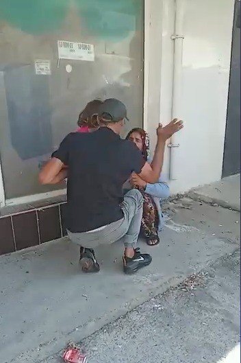 Dilendirdiği Karısından Parayı Alamayınca Çocuğunun Önünde Tekme Tokat Dövdü