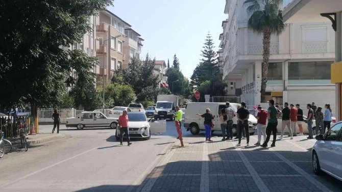 Zincirleme Kazada Yaralanan Sürücü Ambulansta Ağladı