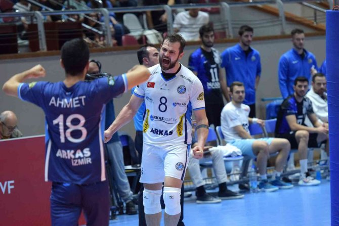 Axa Sigorta Efeler Ligi: Arkas Spor: 3 - Hatay Büyükşehir Belediyespor: 0