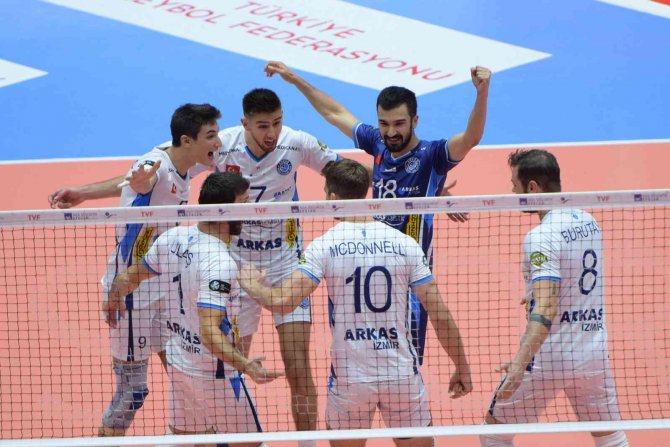 Axa Sigorta Efeler Ligi: Arkas Spor: 3 - Hatay Büyükşehir Belediyespor: 0