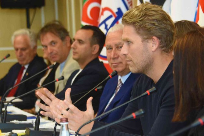 Göztepe’nin Yeni Başkanı Ankersen Basınla Buluştu