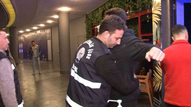 Beylikdüzü’nde Eğlence Mekanlarına Polis Denetimi