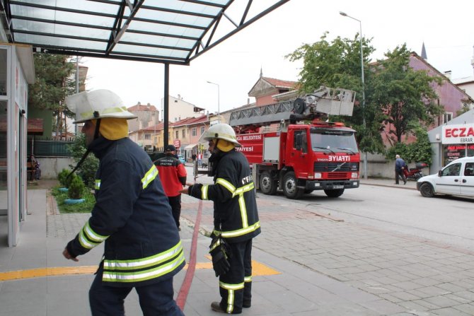 Hastanedeki Yangın Ve Deprem Tatbikatı Gerçeğini Aratmadı